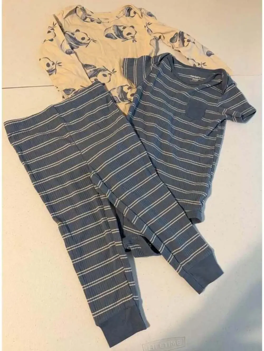 Carter's 24M 3-Piece Bodysuit and Pants Set